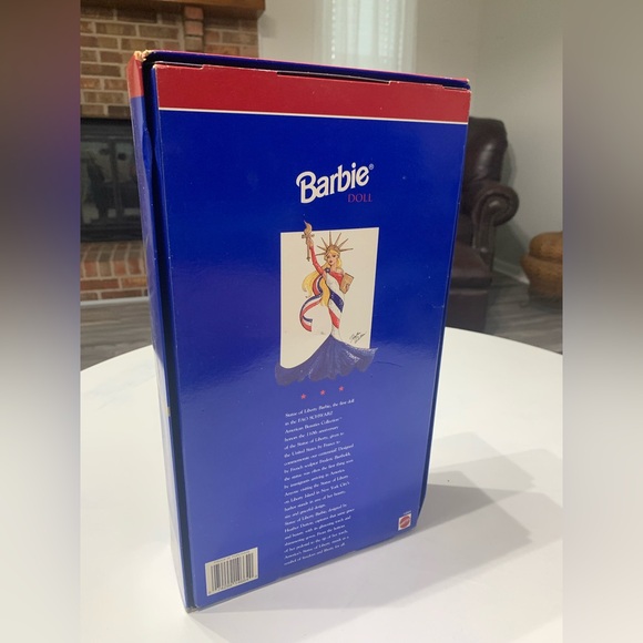 Barbie 1995 Limited Edition Statue of Liberty Barbie doll, an FAO Schwarz - Picture 3 of 4